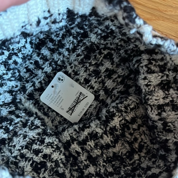 Free People Winter Storm Tunic Sweater Size Small NWT - Picture 10 of 14